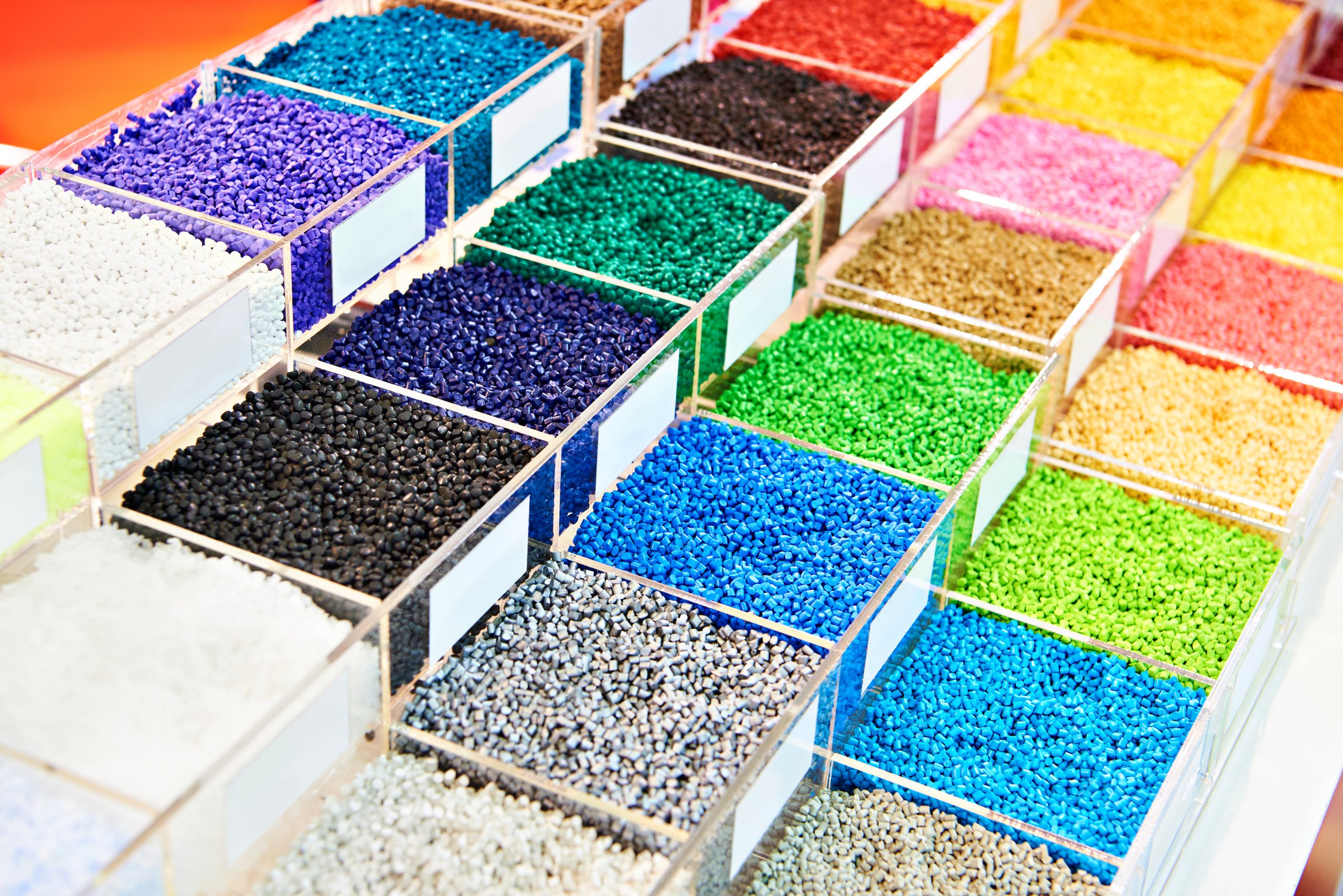 Colorful plastic granular polymer Nouvelles perspectives d’infrastructures dans l'aéroport